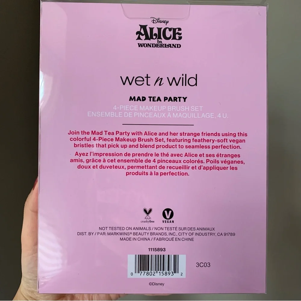 Wet N Wild Disney Alice In Wonderland Mad Tea Party 4-piece makeup Brush Set - Picture 2 of 3